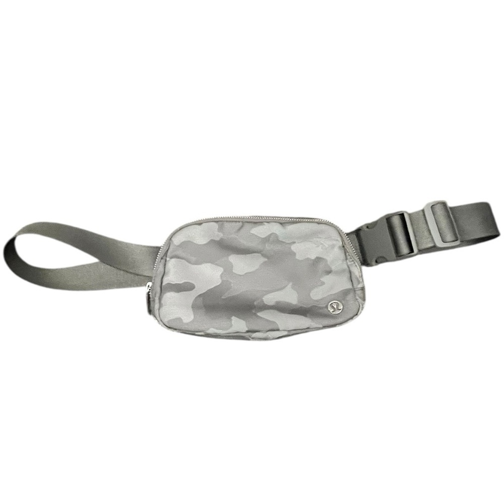 NWOT lululemon athletica Gray Camo Belt Bag
